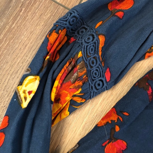 Bohemian style floral dress - Picture 7 of 9